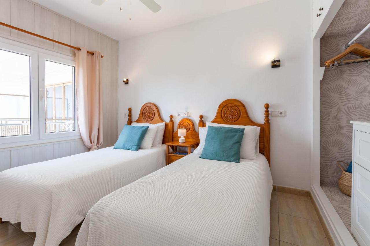 La Ola Beach House Puerto Colom Dış mekan fotoğraf